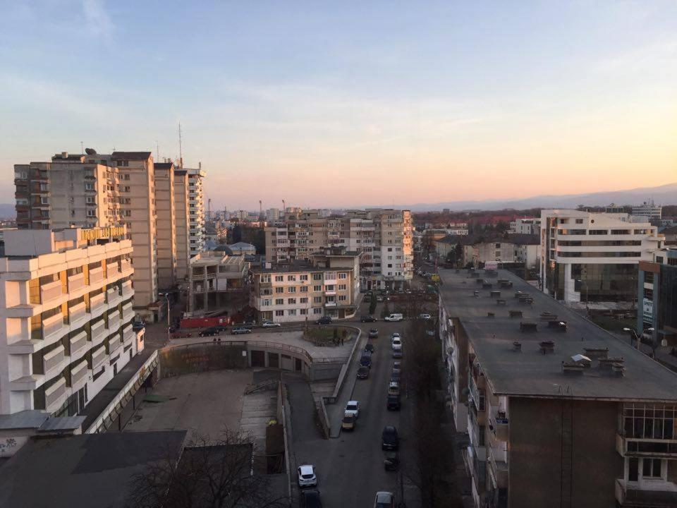 Salonul Rosu Lejlighed Bacău Eksteriør billede